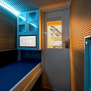 Resting Pods - Zzzleepandgo Wien Airport Capsule hotel